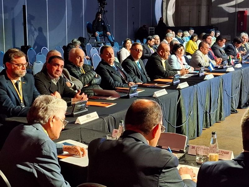 Antonio Dourthé inaugurando la 43 Asamblea General Ordinaria de la CIT junto a directivos del transporte en Santiago Chile.