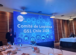 David Medrano Moya, jefe de Desarrollo Portuario del PDL, exponiendo en el Comité de Logística de GS1 Chile.