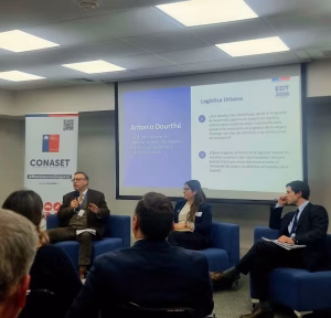 Antonio Dourthé, Coordinador General del PDL, exponiendo ante Directores de Tránsito de la Región Metropolitana en EDT 2026.